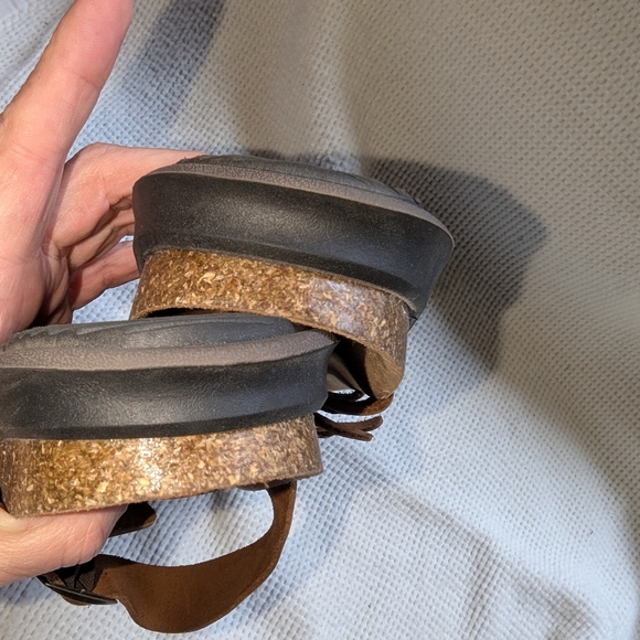 White Mountain Brown Sandals - Picture 8 of 10